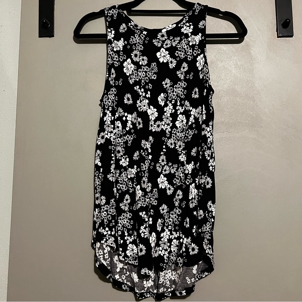CLOSET CLOSING Old Navy Black & White Floral Flower Print Retro 70’s